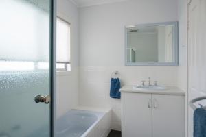 Emu Bay Holiday Homes