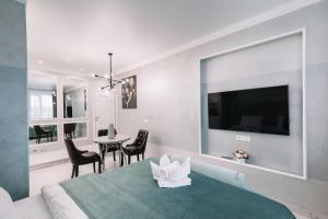 Royal Tower VIP Smart Apartments 1