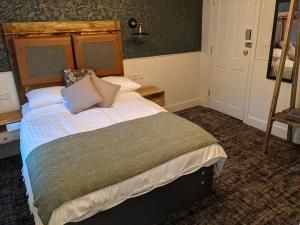 Deluxe Double Room room in Royal Oak