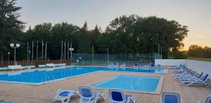 Mobil Home 4 chambres - Camping de Maillac