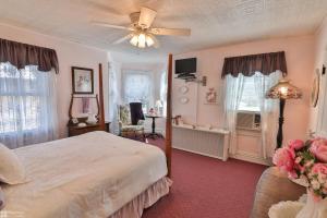 Lizard Creek Inn