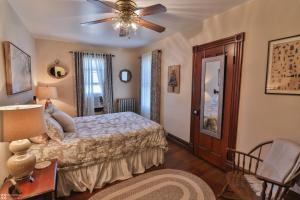 Lizard Creek Inn