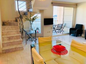 Mesana 102 Penthouse