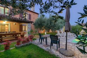 Beautiful stone istrian villa Anamaria with pool near the beach - WiiBuk