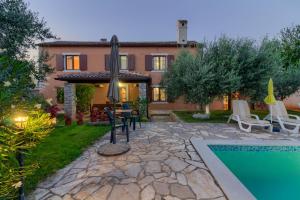 Beautiful stone istrian villa Anamaria with pool near the beach - WiiBuk