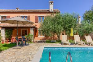 Beautiful stone istrian villa Anamaria with pool near the beach - WiiBuk