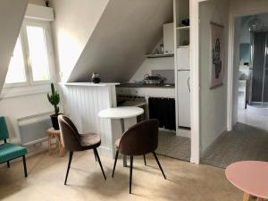 Appartements Le Spot, charmant studio a 200m de la mer : photos des chambres