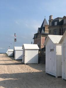 Appartements Le Spot, charmant studio a 200m de la mer : photos des chambres