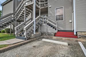 Apartment room in Upscale Country Club Escape on Lake Conroe!