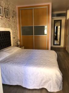 Apartment 2 minutes from beach with pool