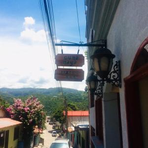 HOTEL CUNA MAYA B y B