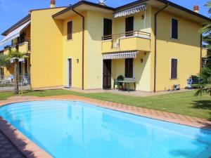 Picturesque Holiday Home in Lazise with Pool