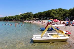 Apartments by the sea Tisno, Murter - 5141