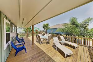 Three-Bedroom House room in Renovated Island Retreat - Pool Tennis Near Beach home
