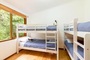 Merricks Surf Cottage - Charming Beachfront Bliss