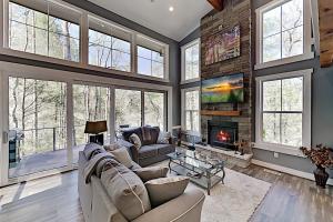 Three-Bedroom House room in Lavish Retreat with Hot Tub - Near Asheville Skiing home