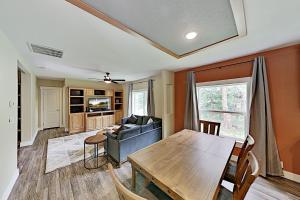 Three-Bedroom House room in Updated Blue River Retreat with Hot Tub & Billiards home