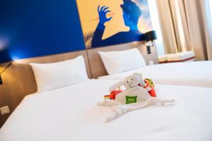 Hotels ibis Styles Nice Aeroport Arenas : Suite Familiale Standard avec 2 Chambres Communicantes