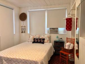 Private Studio with Free Parking