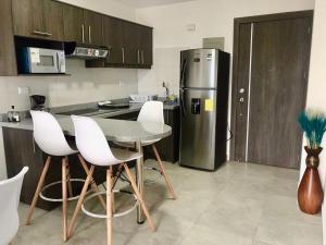 DEPARTAMENTO TOTALMENTE NUEVO, AMOBLADO Y DE LUJO EN TONSUPA