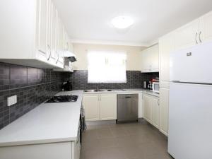 Kingfisher I Pet Friendly I 10 Min Walk to Beach