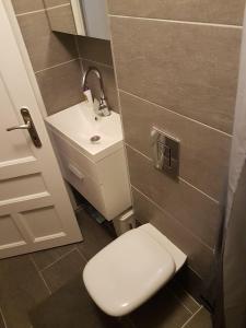 Balkan-inn Parlament Lux apartment