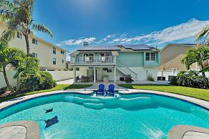 Three-Bedroom House room in Beautiful Beach Retreat with Private Pool Oasis home