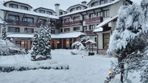 Evelina Palace Hotel - بانيا