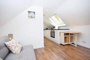 The Pines , Woodmancote