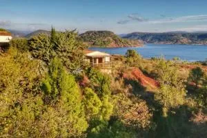 Studio 22 m2, terrasse vue montagne, dans propriété face au Lac du Salagou - 洛代夫