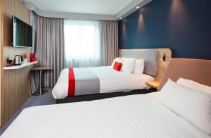 Double Room with Sofa Bed room in Holiday Inn Express Leeds City Centre - Armouries an IHG Hotel