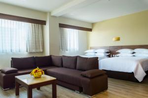 Crown Victoria Hotel