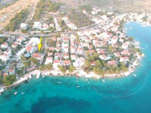 Apartment and Rooms Franka