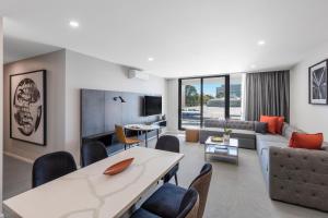 Deco Hotel Canberra