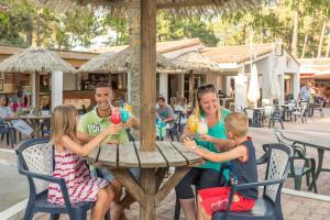 Campings Mobil Home 4 chambres - Camping Palmyre Loisirs : photos des chambres