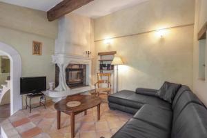 Maisons de vacances Les Demeures Azelie & SPA : Maison 2 Chambres