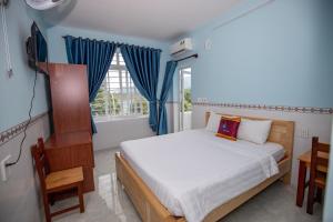 Phòng Đôi hoặc 2 giường đơn Lớn (Large Double or Twin Room)