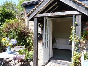 Secret Garden Hideaway For Adults