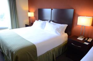 Standard  Room room in Holiday Inn Houston West Energy Corridor, an IHG Hotel