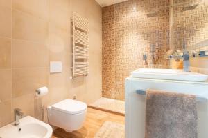 EasyTopStay - Tricolore Modern and Cozy Apartment