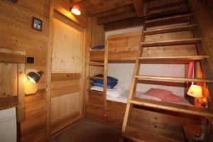 Maisons de vacances VAUJANYLOCATIONS - Le Grenier de Germaine : photos des chambres