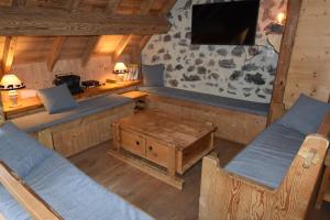 VAUJANYLOCATIONS - Chalets Clovis I & II : photos des chambres