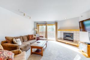 Two Bedroom House room in 735 E Lagoon Drive