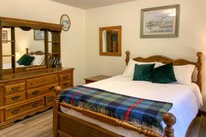 The Overlook in MassanuttensSeason Resort