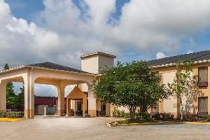 Room #134945659 room in Days Inn & Suites by Wyndham New Iberia