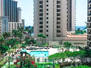 Waikiki Banyan 3410 Stunning Ocean, Surfer & Sunset Views
