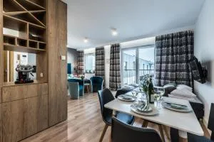 Apartament Targi z garażem i siłownią - 普泽兹弥耶洛瓦