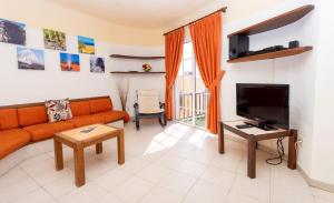 Altamar 44 balcony&pool By CanariasGetaway