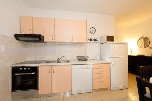 Apartment in Brela with sea view, balcony, air conditioning, WiFi (4962-1) 