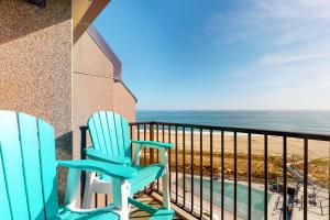 Three-Bedroom Apartment room in Sea Colony Harbour House III